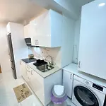 Lisbon Luxury شقة أمادورا